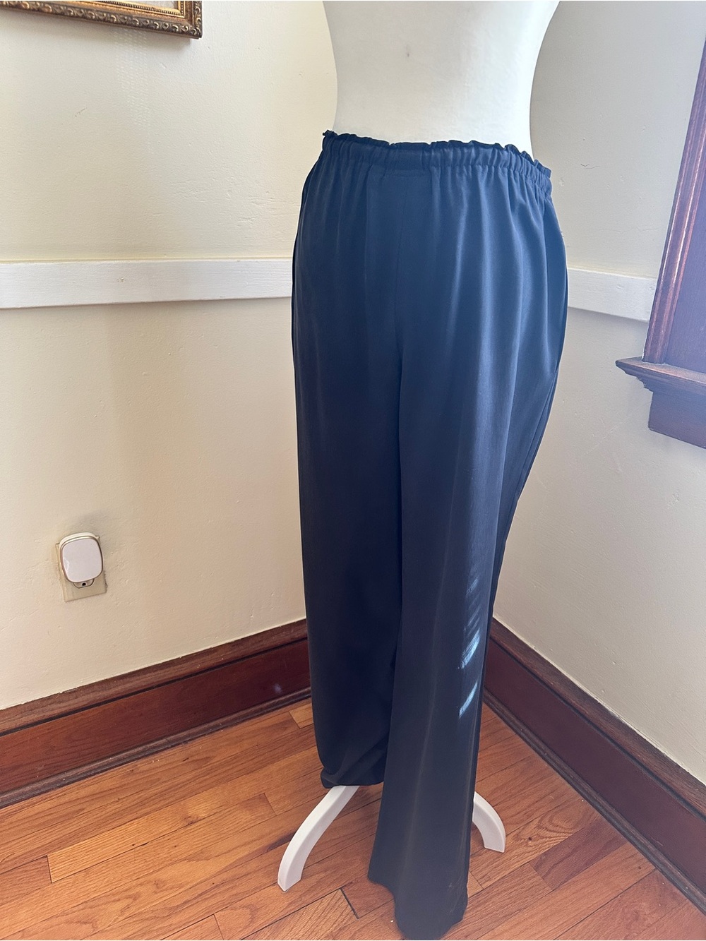 Emanuel Ungaro 100% Silk Wide Leg Trousers | Black Tie Waist | Size Small - Picture 3 of 6